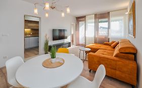 Spinut Sunset 3Bd Apartment - Sea View Balcony & Quiet Area